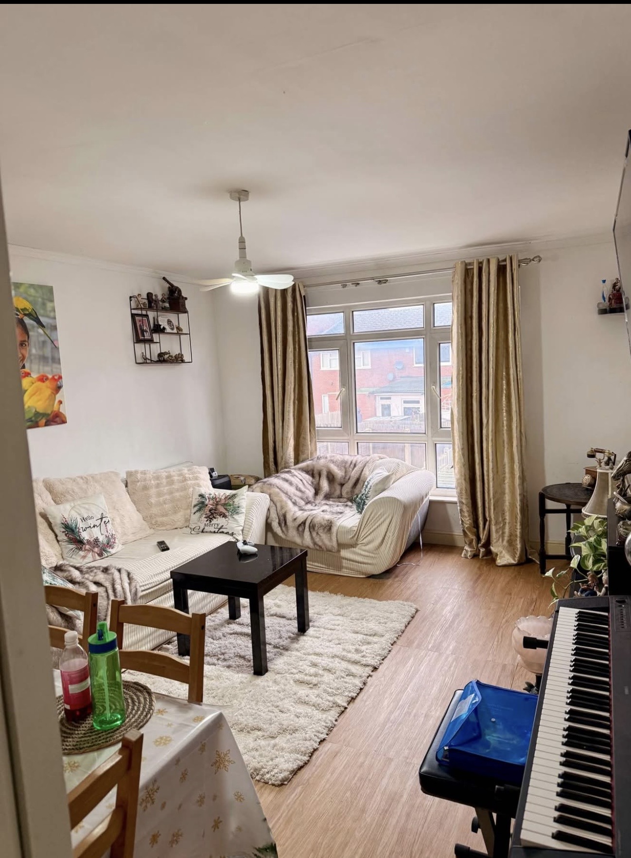 3 double bed 1 living room house for rent