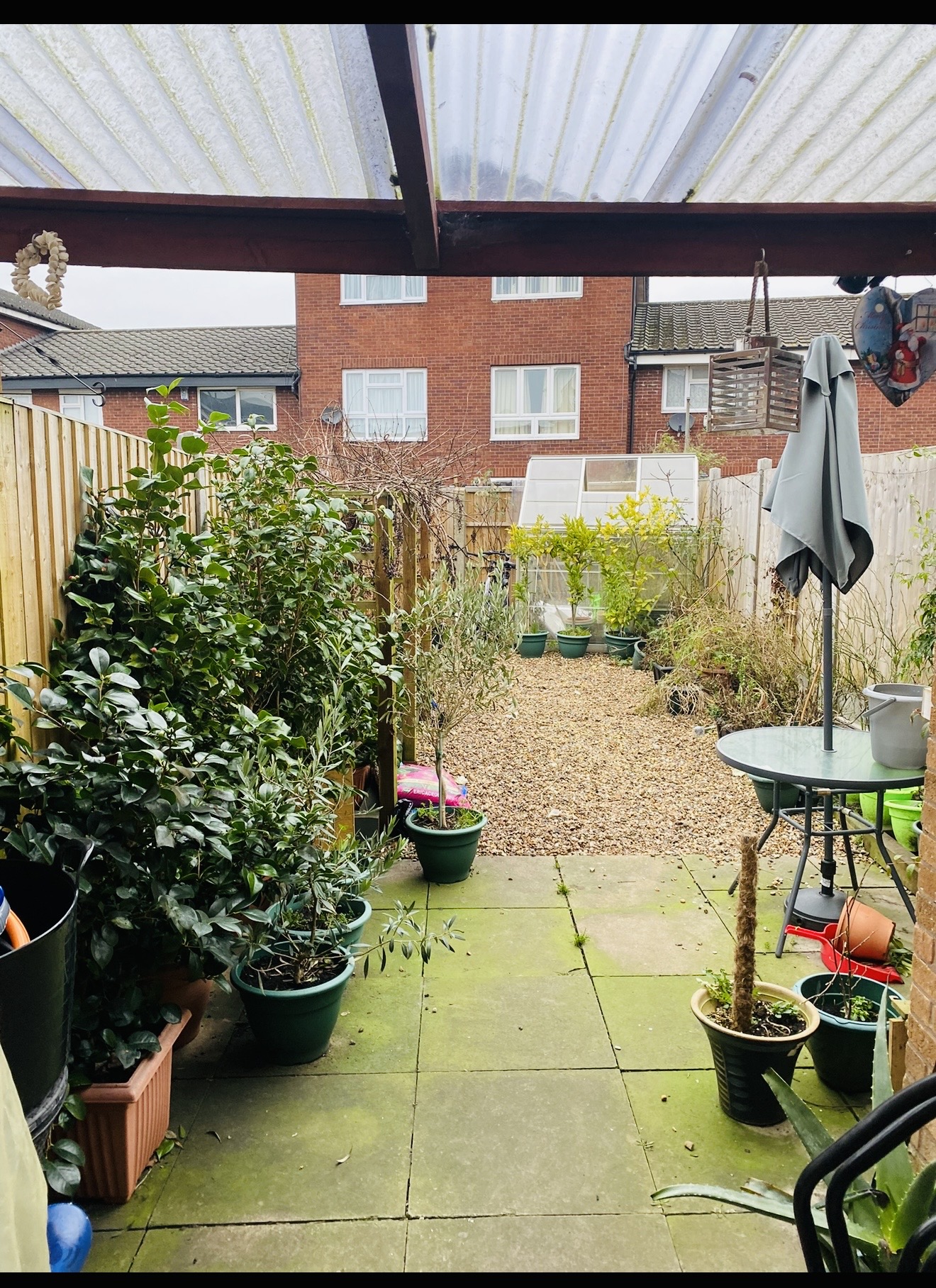3 double bed 1 living room house for rent in Greenford, London — photo 8