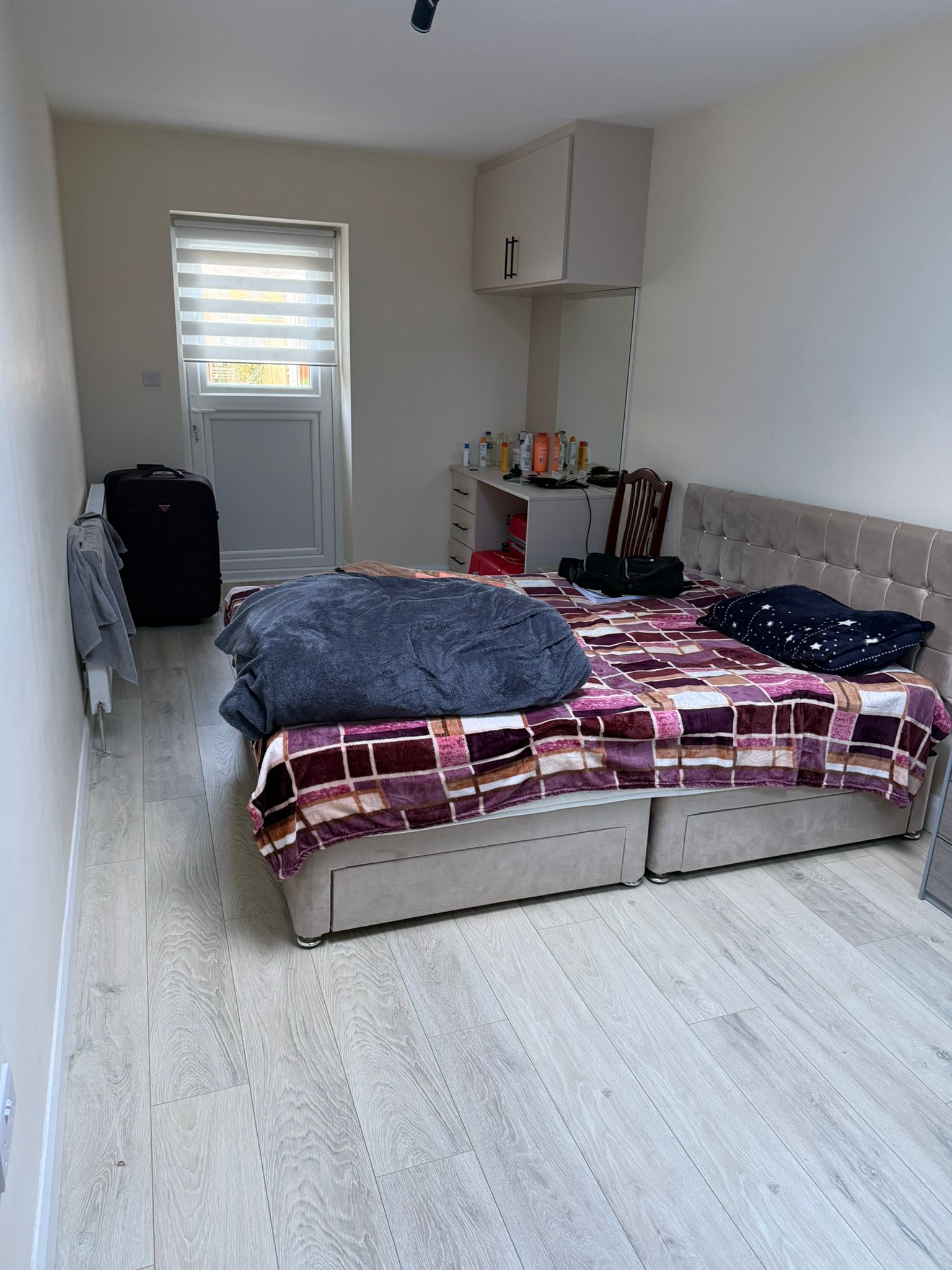 1- big double bed room available in heston for rent in Hounslow, London — photo 1