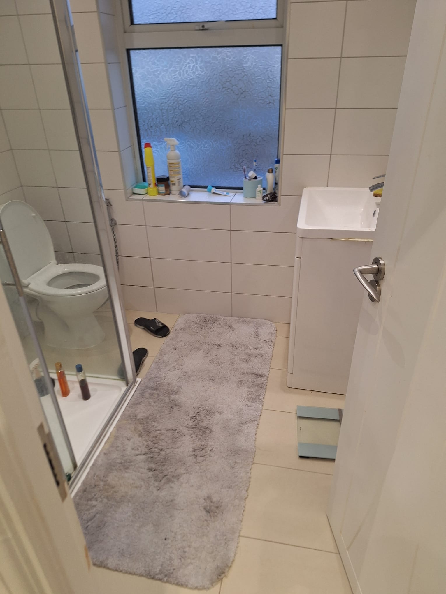 Clean double bedroom to rent in Hayes, London — photo 4
