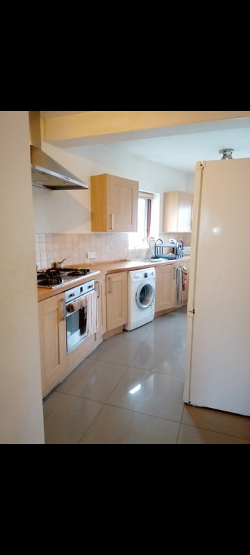Double Room near Hayes town to rent in Hayes, London — photo 2