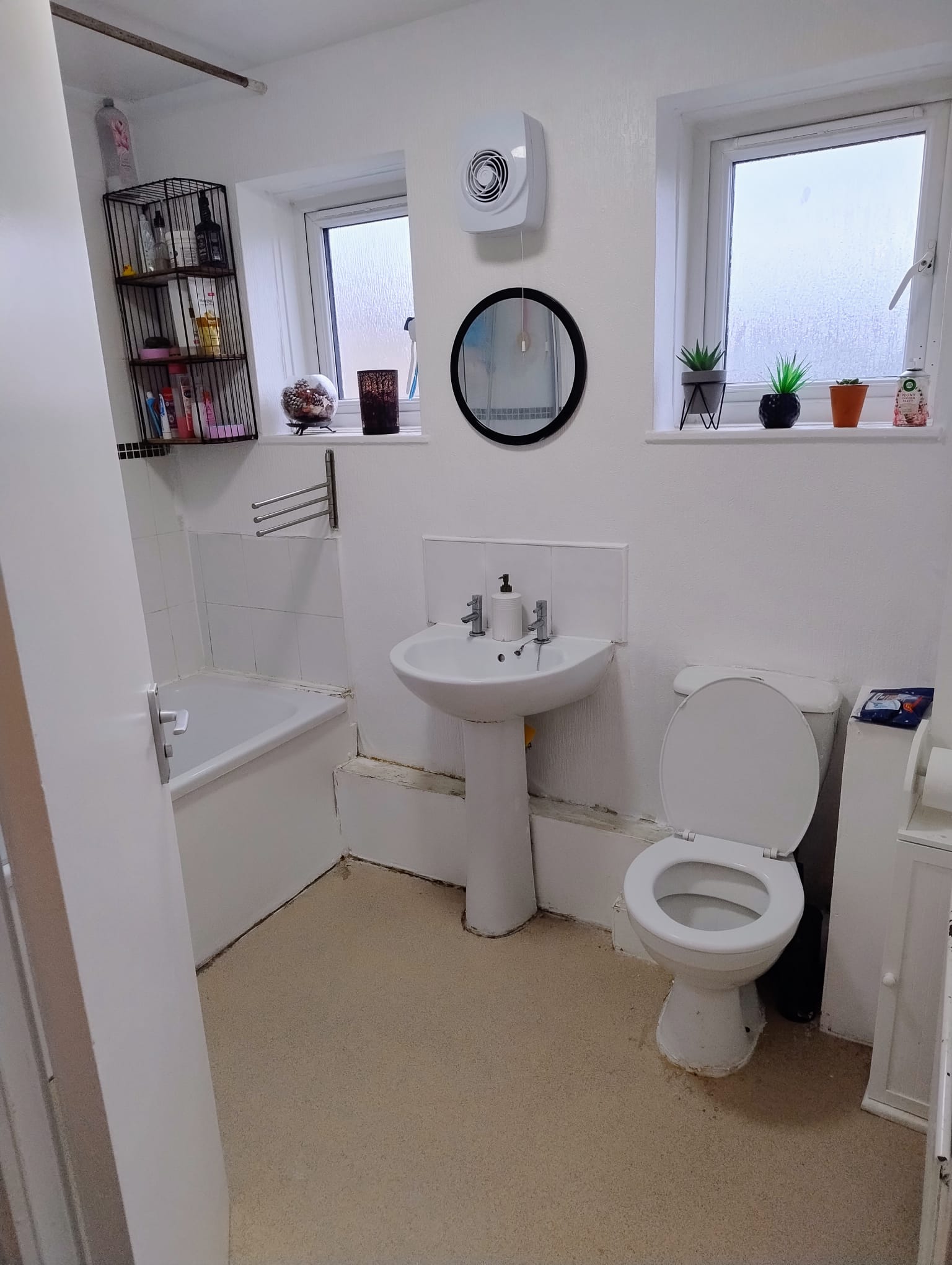 3 bed room Hyde for swap in Stockport, London — photo 16