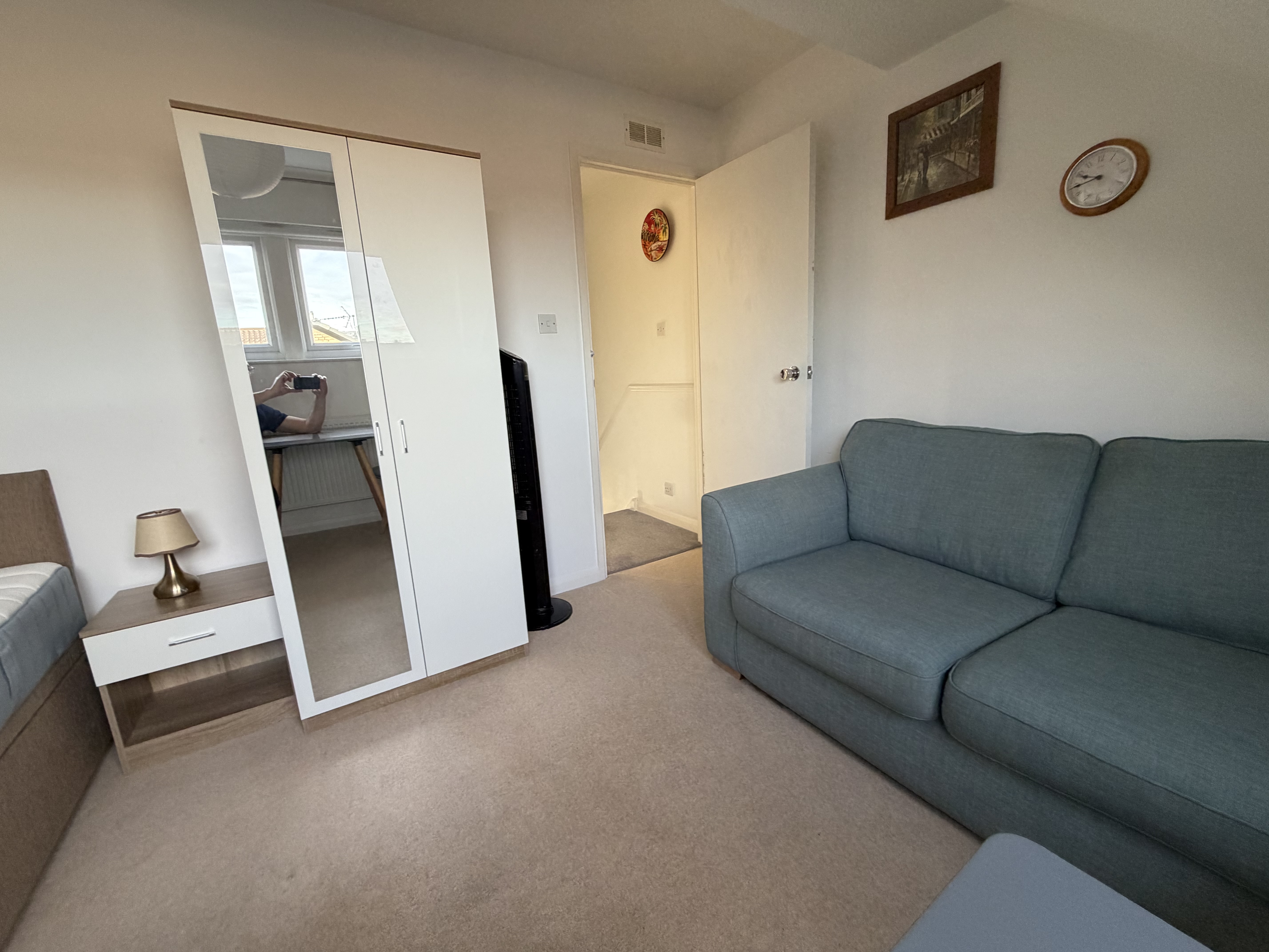 Colliers Wood to rent in Colliers Wood, London — photo 2