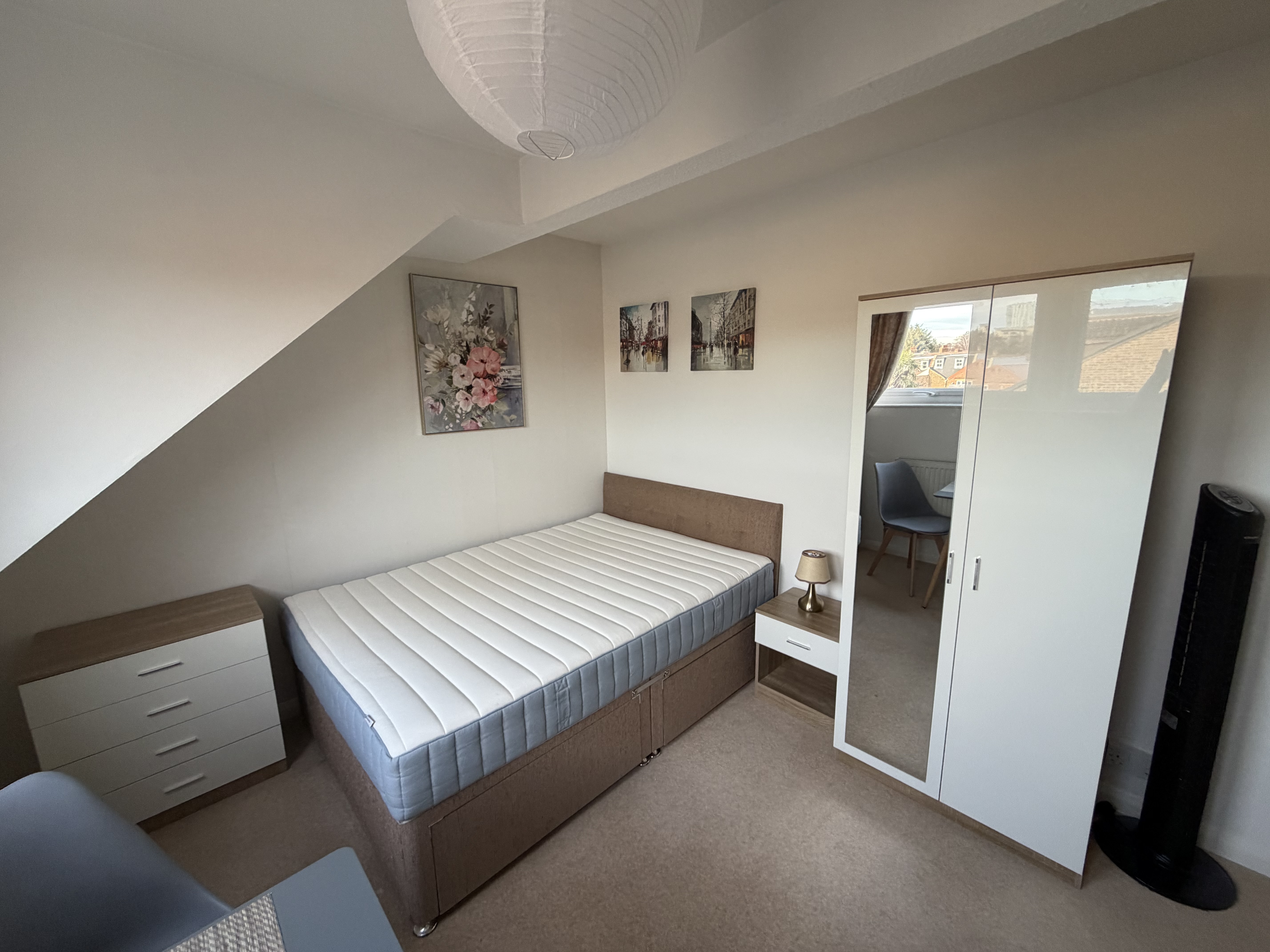 Colliers Wood to rent in Colliers Wood, London — photo 3