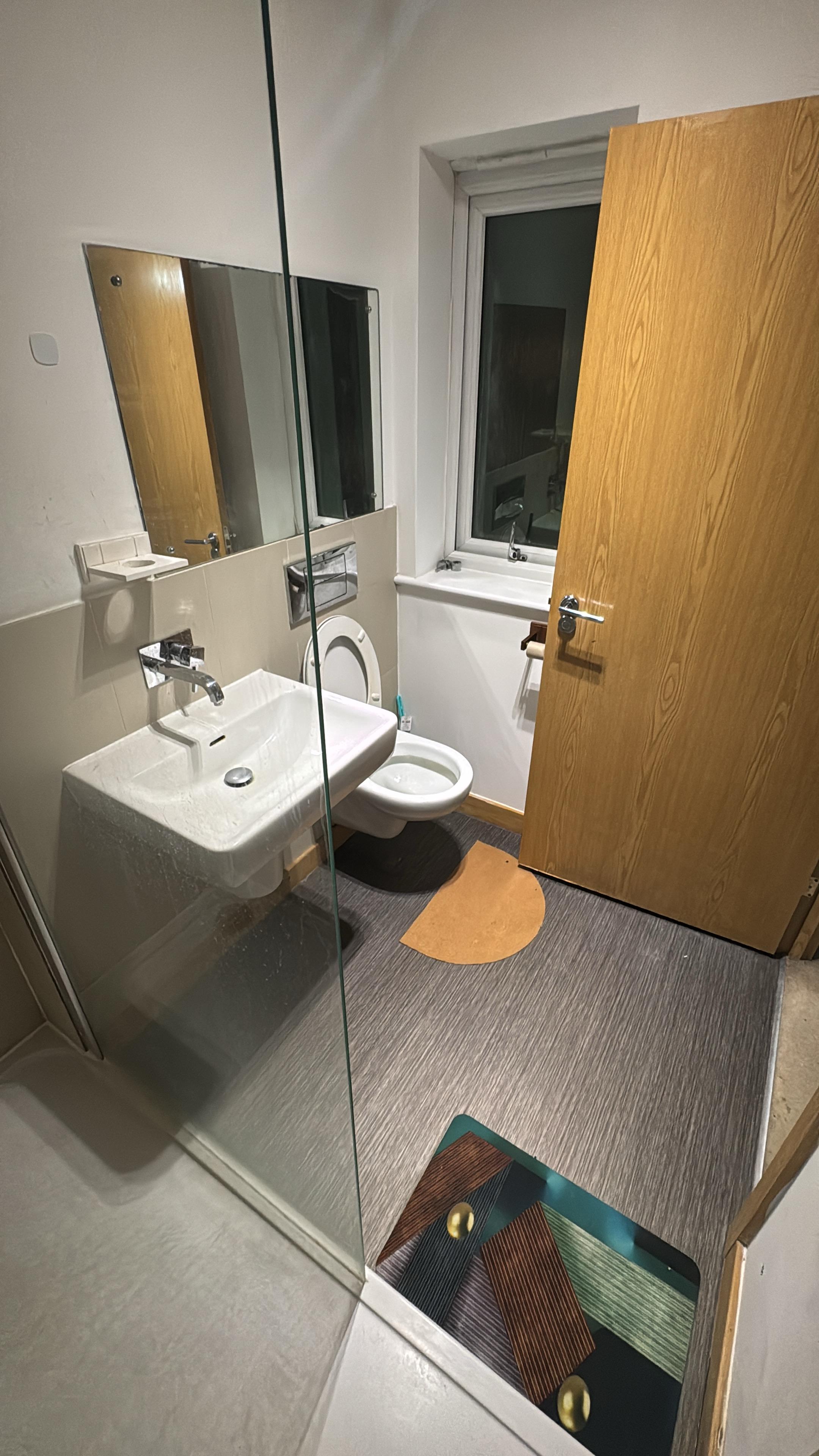 Ensuite room to rent in West Drayton, London — photo 3