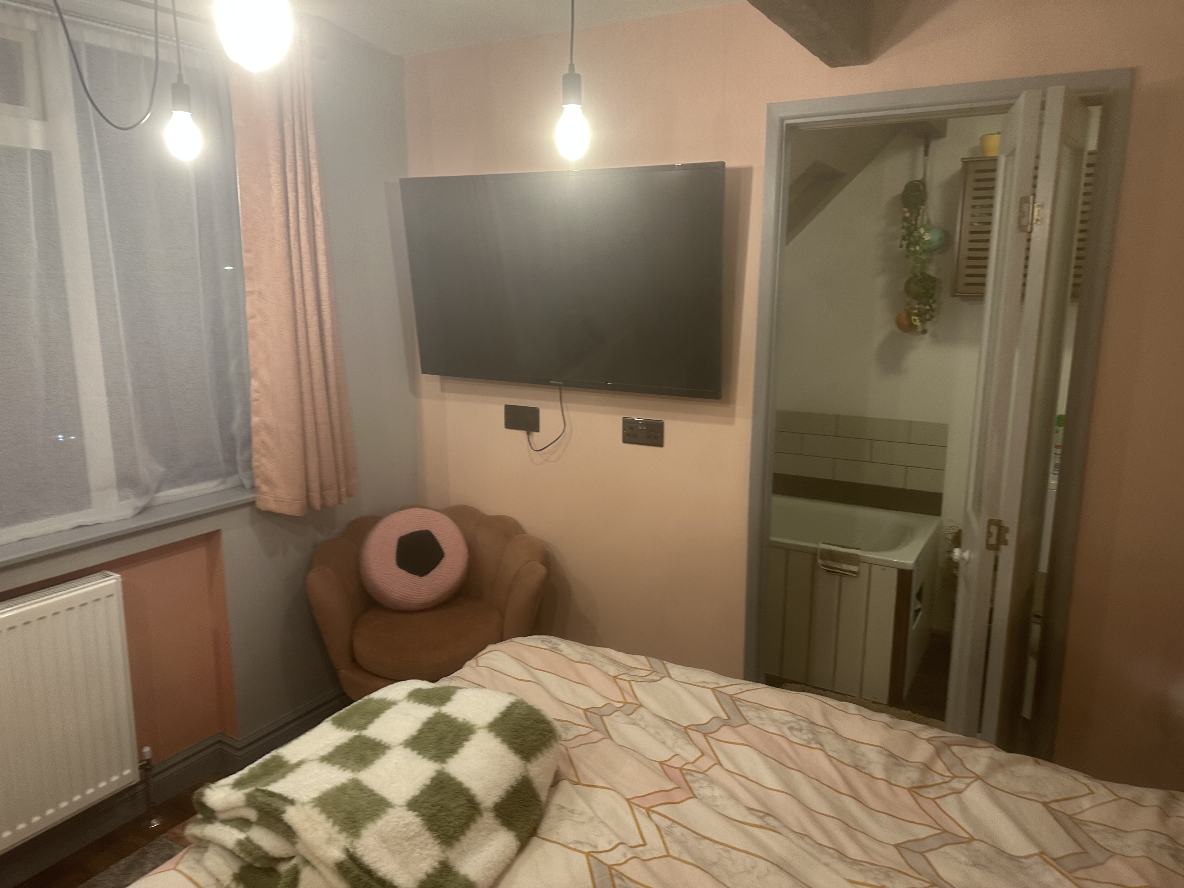 Mark to rent in Mile Oak Portslade East Sussex Bn41 2Wn, London — photo 2