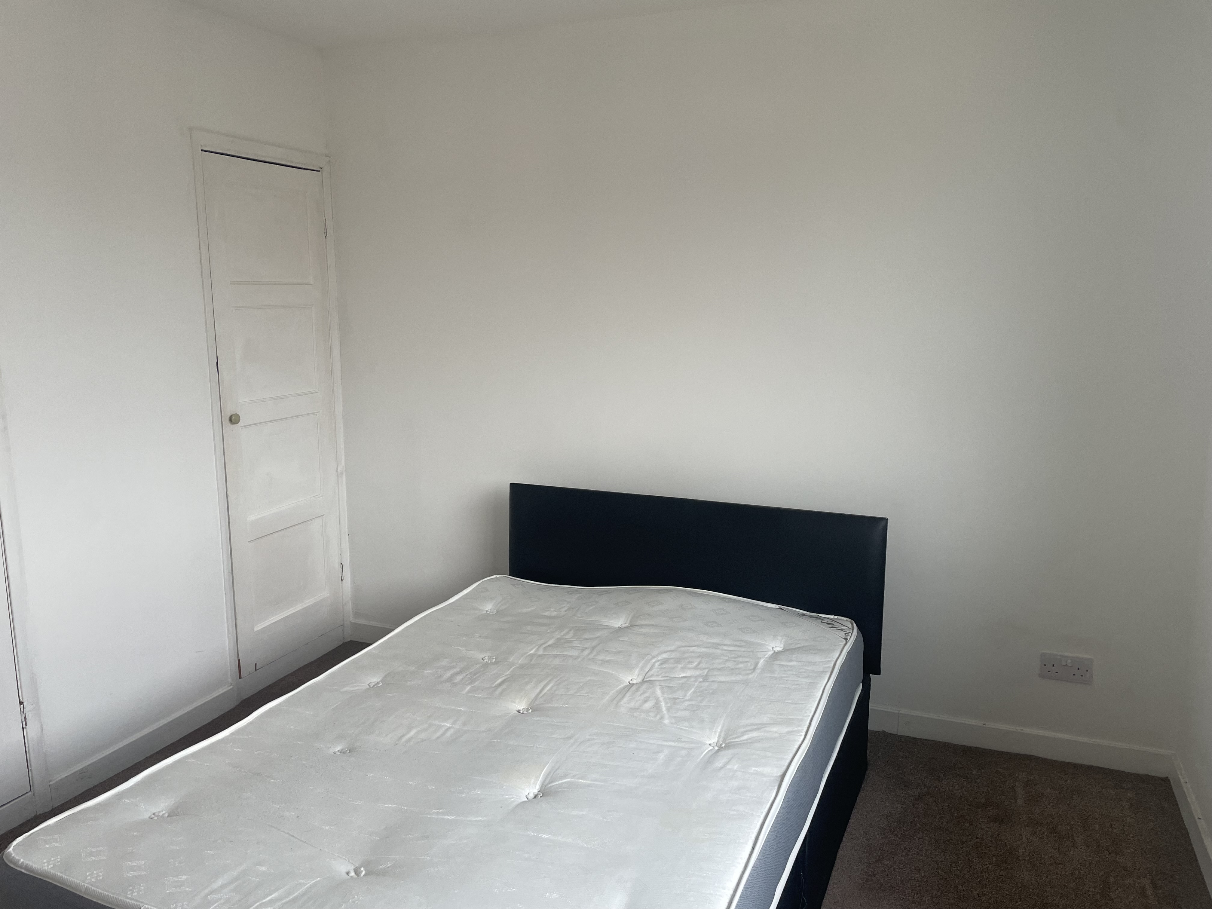 Double Bedroom to rent in London — photo 2